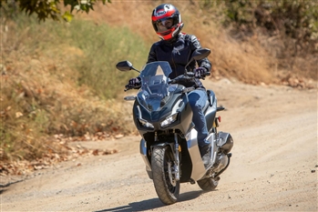 هوندا ADV 150 - 1